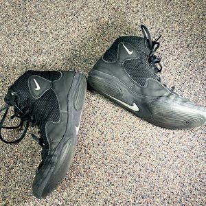 Nike Inflicts wrestling shoes without the gray strap mens size 10